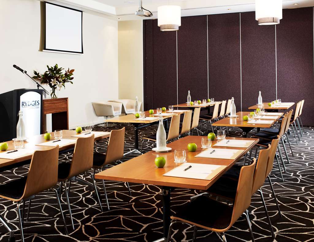 Rydges Hotel 4*